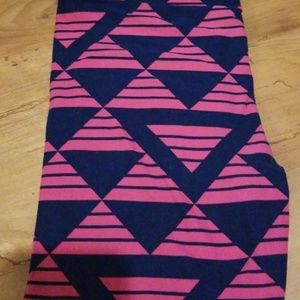 Lularoe navy and pink triangle leggings